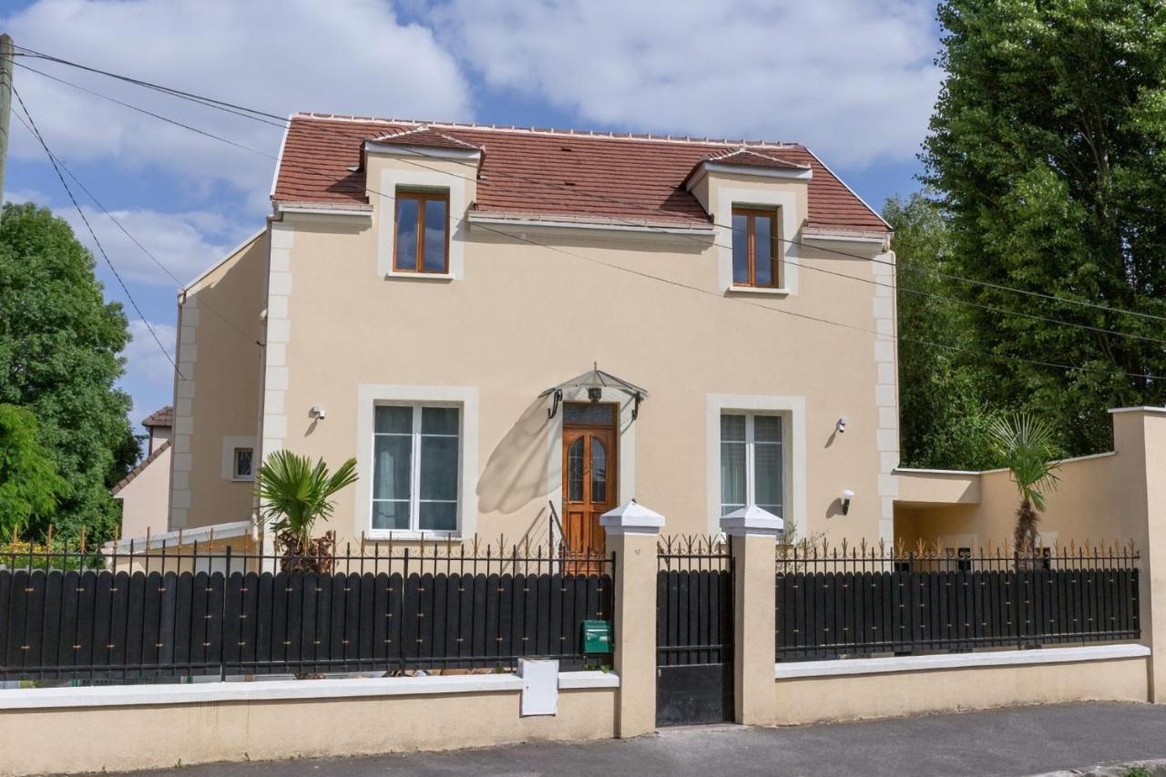 Joli Appartement De Vacances Ecouen Ngoại thất bức ảnh
