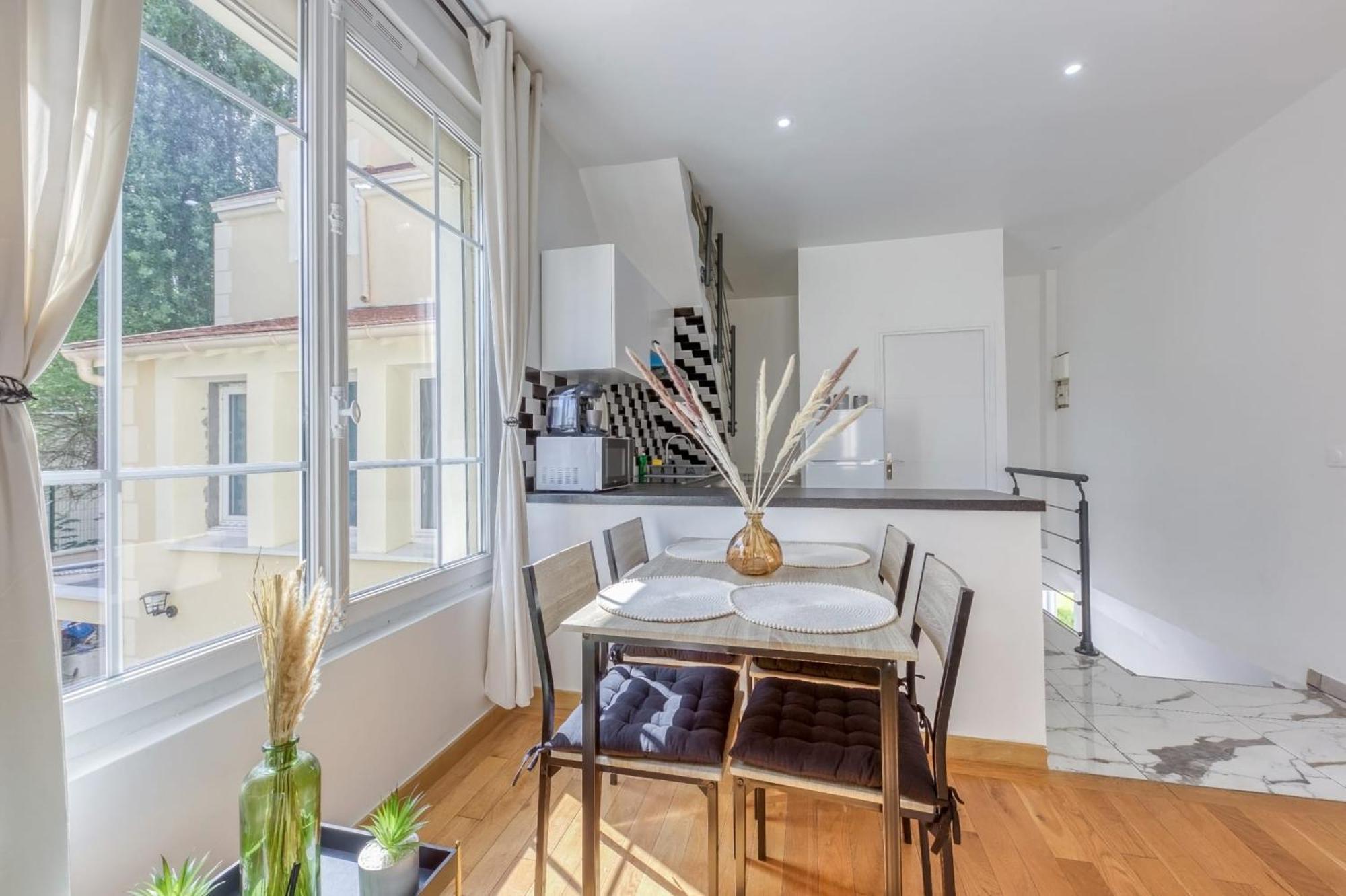 Joli Appartement De Vacances Ecouen Ngoại thất bức ảnh